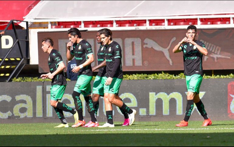 Jugadores de Santos Laguna festejan el gol. IMAGO7 / S. Bautista