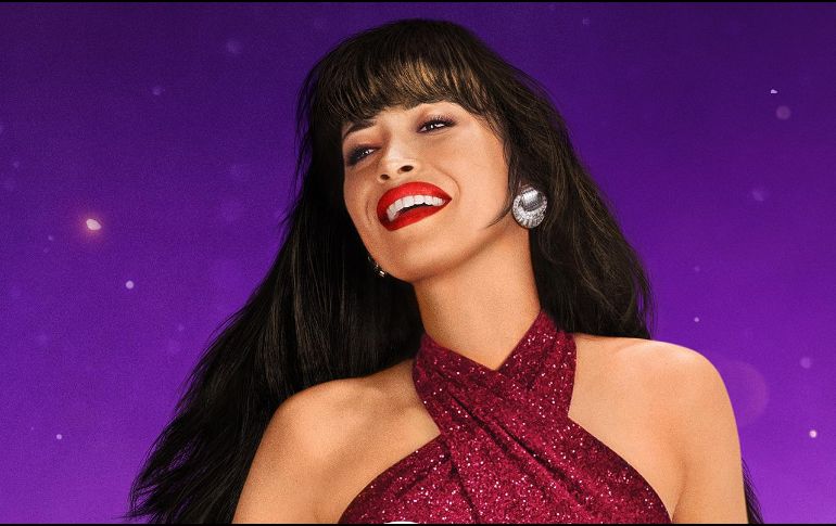 “Selena: La serie”, de Netflix, explora sus inicios cantando en pequeños eventos, hasta su transformación en una de las artistas latinas más exitosas de todos los tiempos. CORTESÍA / Netflix