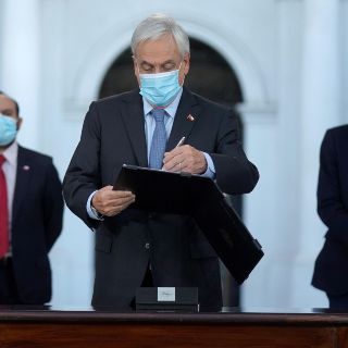 Chile aplaza a mayo las elecciones constituyentes