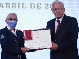AMLO señaló que los galardonados con el Premio al Mérito Médico 2021 son un ejemplo para la sociedad mexicana. SUN / B. Fregoso