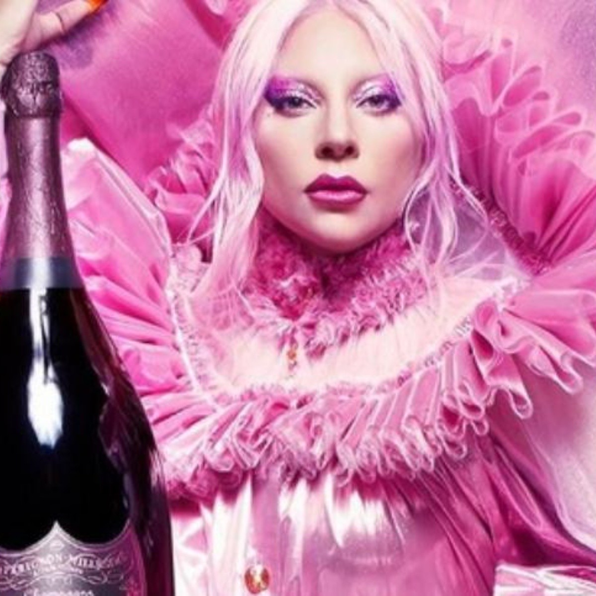 Cuánto cuesta el Dom Pérignon Lady Gaga que Peso Pluma menciona en su  canción?