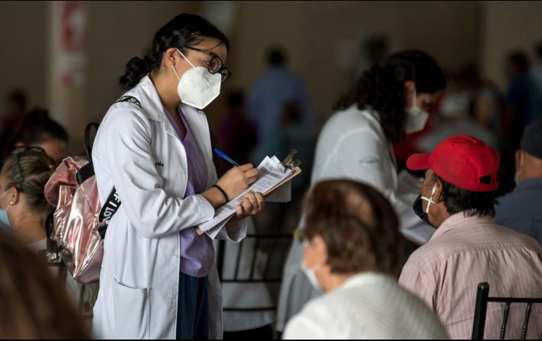 Hoy se aplicaron 6 mil 750 vacunas contra el COVID-19 en la Zona Norte de Jalisco. EFE/M. Sierra