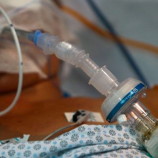 COVID-19: Paciente con coronavirus mata a otro porque el ruido del respirador le molestaba