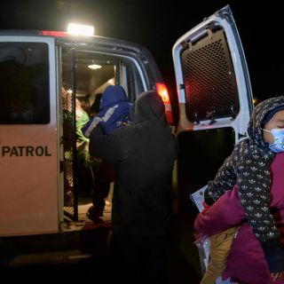 Detenciones en la frontera sur de Estados Unidos tocan máximo en 15 años