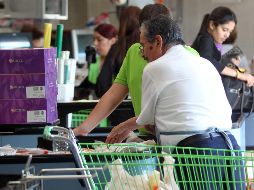 A través de un comunicado, el Inapam llamó a esta población a aplicar las medidas sanitarias establecidas por la Secretaría de Salud federal. EL INFORMADOR / ARCHIVO