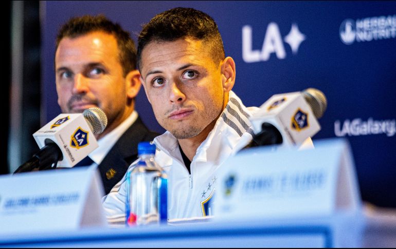 Claudio Sauárez opina que ''Chicharito'' también debe de cuidar muy bien sus actitudes, pues se habla que el grupo ya no lo ve de buena forma. IMAGO7