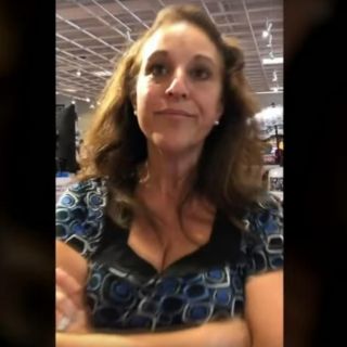 COVID-19: Sentencian a 30 días de cárcel a mujer que tosió en la cara de otra en EU