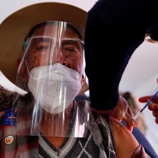 México suma 874 nuevas muertes por COVID-19 y llega a 207 mil 020 decesos