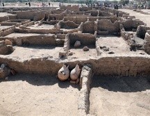 Continúan presentes en la ciudad muros e incluso cuartos llenos de hornos, alfarería almacenada y utensilios de uso cotidiano, así como restos humanos. EFE/K. Elfiqi