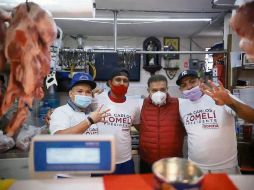 Carlos Lomelí prometió que no desaparecerán los mercados municipales. ESPECIAL