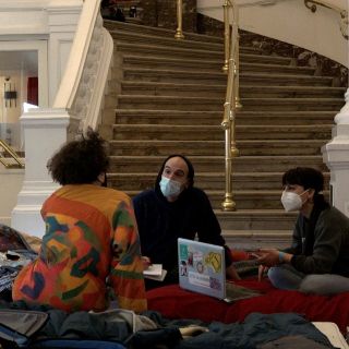 "Okupas" en la ópera de Bruselas como símbolo de resistencia