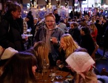 Algunos puntos lucieron saturados, como Soho, en Londres. AFP/T. Akmen