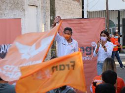 Frangie durante su visita a la colonia Jocotán de cara a las elecciones del próximo 06 de junio. Cortesía