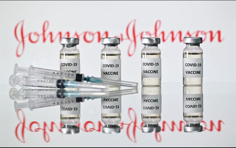 La vacuna de J&J fue autorizada como recurso de emergencia por la FDA a fines de febrero, ante la esperanza de que, al requerir una sola dosis, impulsaría la campaña de vacunación en todo el país. AFP / J. Tallis