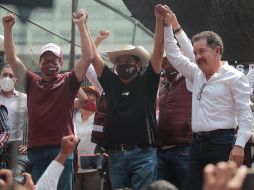 Mario Delgado (i) defendió que Félix Salgado Macedonio (c) siempre se ha manifestado de manera pacífica. EFE/C. Ramírez