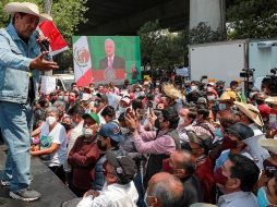 El candidato de Morena por el estado de Guerrero, Félix Salgado Macedonio, participa en una protesta frente al Instituto Nacional Electoral (INE) de la Ciudad de México. EFE/C. Ramírez