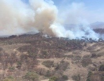 Los helicópteros Tláloc y Witari prestan apoyo en el combate al fuego. TWITTER/SemadetJal
