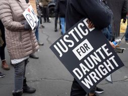 Wright, de 20 años, falleció el domingo a bordo del vehículo que conducía; su deceso generó intensas manifestaciones este fin de semana. EFE/T. Evans