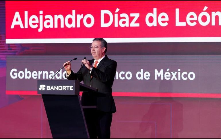 El gobernador del Banco de México, Alejandro Díaz de León, durante su participación en un Foro Empresarial en la Ciudad de México. EFE/ARCHIVO