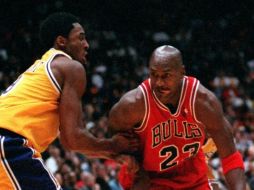 El legendario Michael Jordan será el encargado de presentar a Kobe Bryant en la ceremonia de ingreso al Salón de la Fama del basquetbol. AP / ARCHIVO