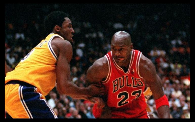 El legendario Michael Jordan será el encargado de presentar a Kobe Bryant en la ceremonia de ingreso al Salón de la Fama del basquetbol. AP / ARCHIVO