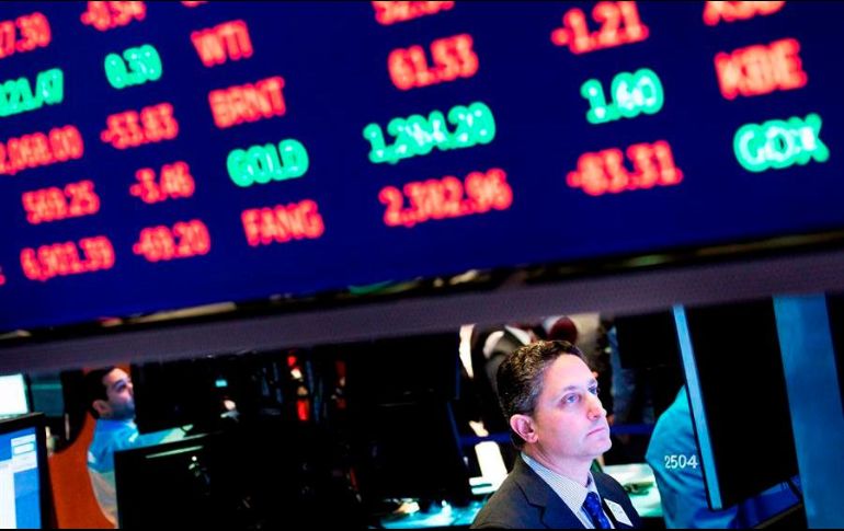 Por sectores, la mayoría de ellos terminaron en positivo, encabezados por el inmobiliario, el tecnológico y el sanitario. EFE/ARCHIVO