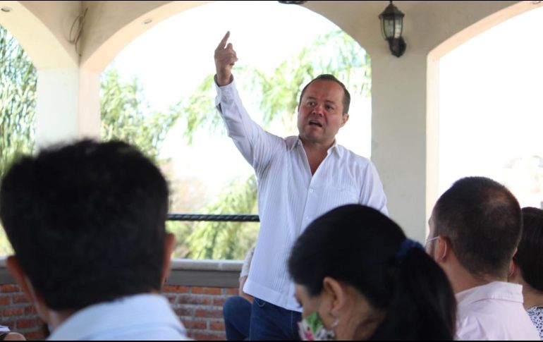El candidato morenista por la alcaldía de Tlaquepaque se reunió este jueves con un centenar de sus colaboradores. ESPECIAL