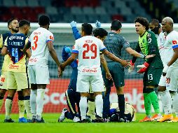 También el Olimpia recriminó una jugada en el primer tiempo donde Santiago Naveda pudo lesionar a Yustin Arboleda. Imago7