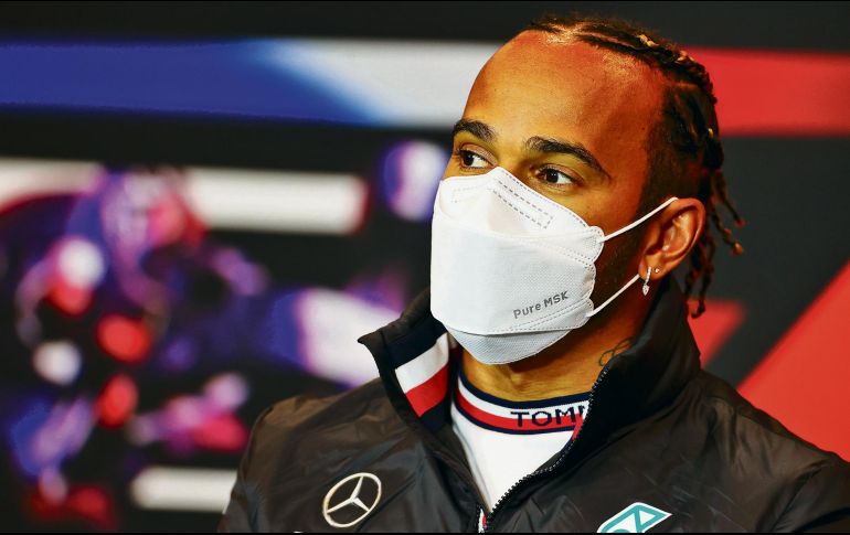 El piloto de Mercedes se llevó la bandera a cuadros en la primera fecha de la campaña. EFE