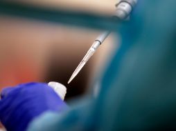 El supuesto medicamento promete cambiar el resultado de pruebas PCR, de positivo a negativo. AP / ARCHIVO