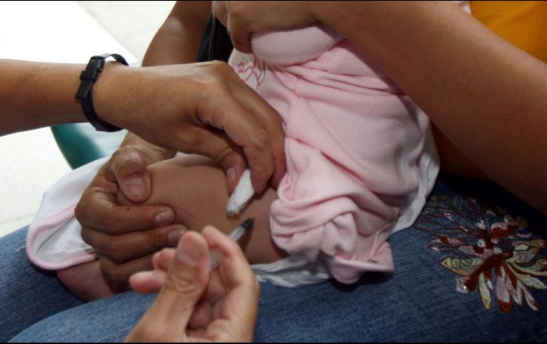 Se pretende iniciar y completar esquemas de vacunación en niñas y niños de uno a nueve años con la vacuna SRP (sarampión, rubéola y parotiditis). EL INFORMADOR /ARCHIVO