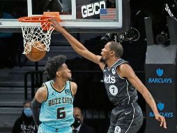 Kevin Durant terminó con una cosecha de 25 puntos. EFE/J. Szenes