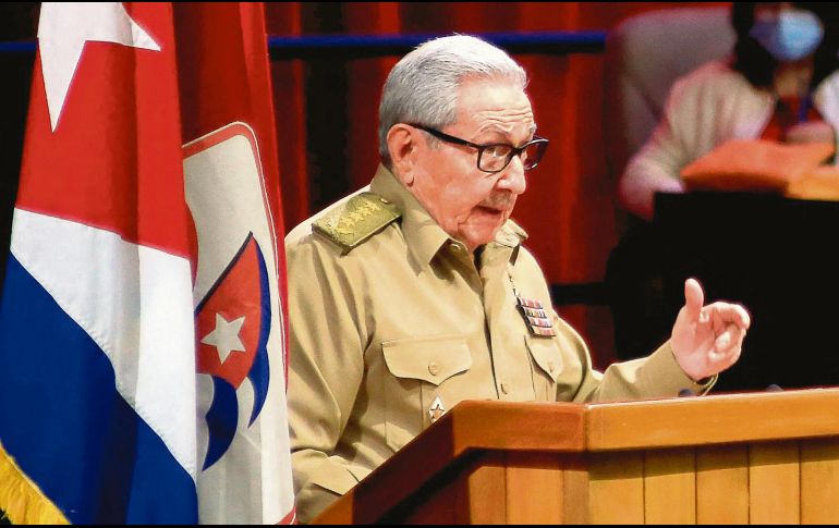 Decisión a los 89 años. Raúl Castro dijo que se seguirá como un “combatiente revolucionario”. AFP/A. Ley