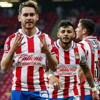 Chivas se impone a Xolos, pero sigue fuera de reclasificación