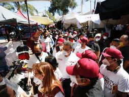 Lomelí estuvo hoy en el Tianguis El Baratillo como parte de su campaña. TWITTER/DrCarlosLomeli
