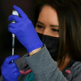 COVID-19: Estados Unidos abre la vacunación a mayores de 16 años