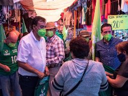 Cosío se comprometió con los tianguistas a revisar el tema de los inspectores del Ayuntamiento.  ESPECIAL