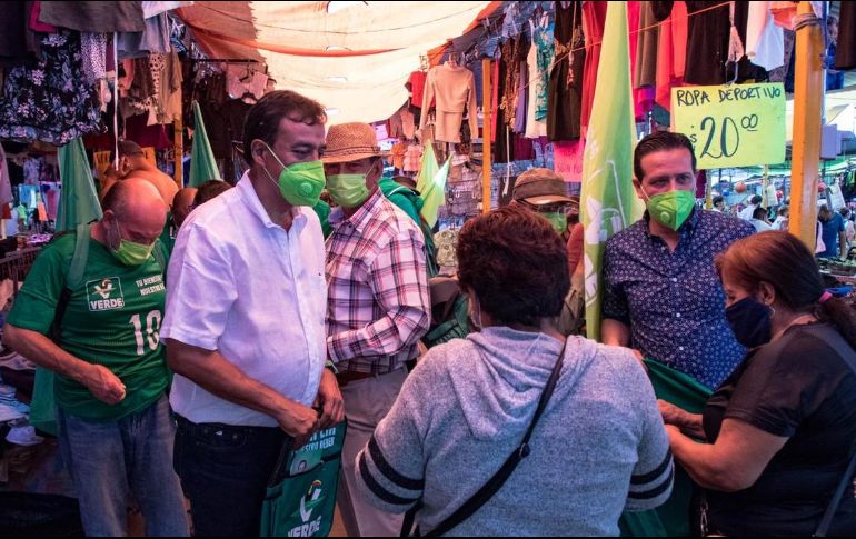 Cosío se comprometió con los tianguistas a revisar el tema de los inspectores del Ayuntamiento.  ESPECIAL