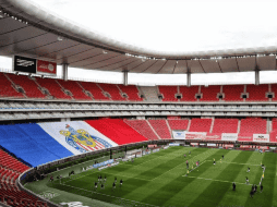 Las autoridades estatales han permitido que rojiblancos y rojinegros metan a sus respectivos estadios el 25% del aforo total. IMAGO7