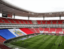 Las autoridades estatales han permitido que rojiblancos y rojinegros metan a sus respectivos estadios el 25% del aforo total. IMAGO7