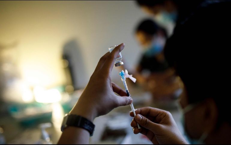 La decisión de Ontario de utilizar la vacuna de AstraZeneca en mayores de 40 años también se produce cuando la provincia está experimentando números récord de nuevos casos. AFP / ARCHIVO