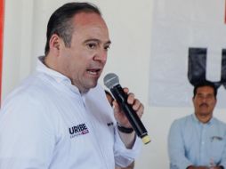 Uribe señaló la falta de limpieza en la carretera a Colotlán. ESPECIAL