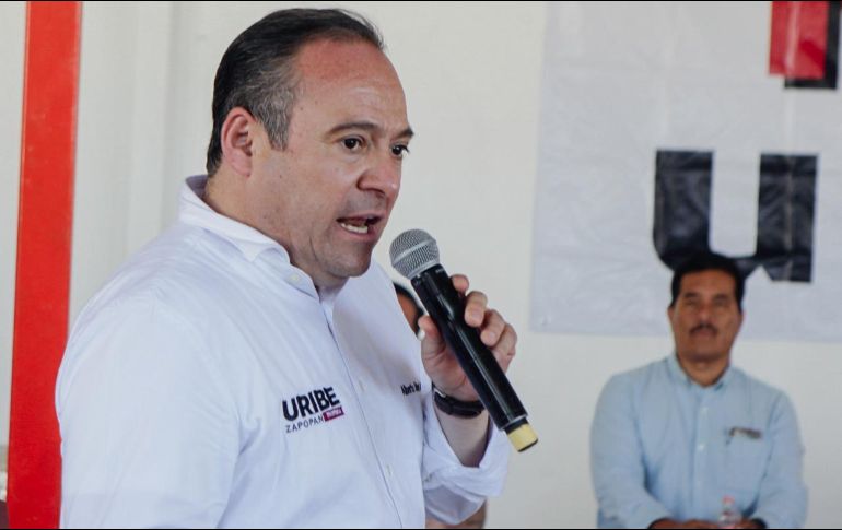 Uribe señaló la falta de limpieza en la carretera a Colotlán. ESPECIAL
