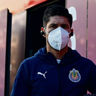 Oribe Peralta podría quedarse en Chivas