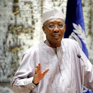 Muere el presidente de Chad tras visita a campo de batalla