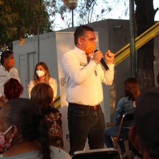 "Checo" Barrera presenta cuatro propuestas para mejorar la educación en México