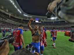 Con una racha activa de cinco victorias consecutivas en los últimos Clásicos Tapatíos, Chivas ha mantenido un dominio absoluto sobre los rojinegros del Atlas. Imago7 / ARCHIVO