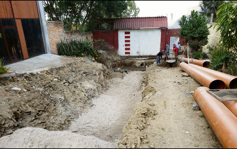 En diálogo con el Gobierno municipal, los vecinos de Huentitán plantearon la necesidad de controlar los caudales formados por la lluvia. ESPECIAL