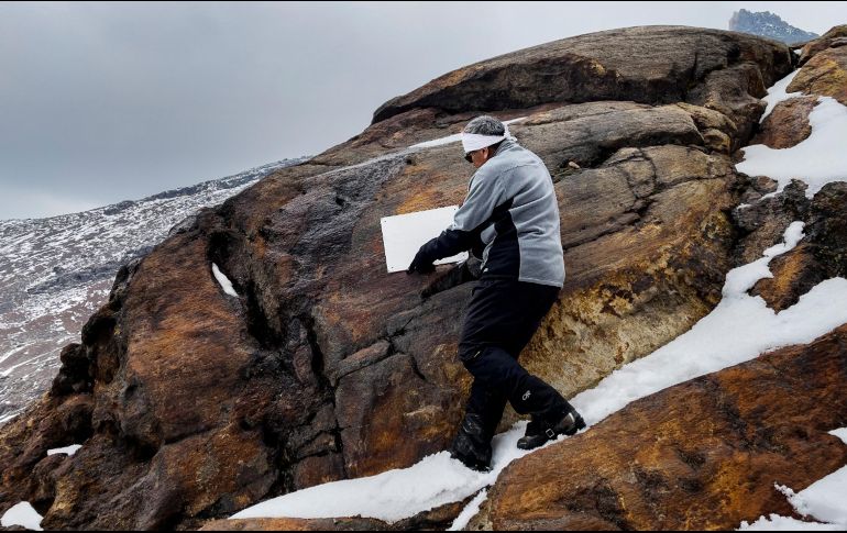En la placa instalada, los investigadores dejaron un mensaje a las 