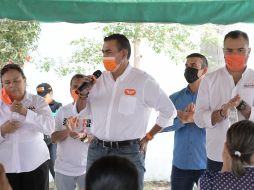Este jueves, Zamora Zamora visitó al fraccionamiento Bonanza en compañía de la candidata a diputada federal, María Asunción Álvarez Solís y del aspirante a diputado local, Gerardo Quirino Velázquez Chávez. ESPECIAL